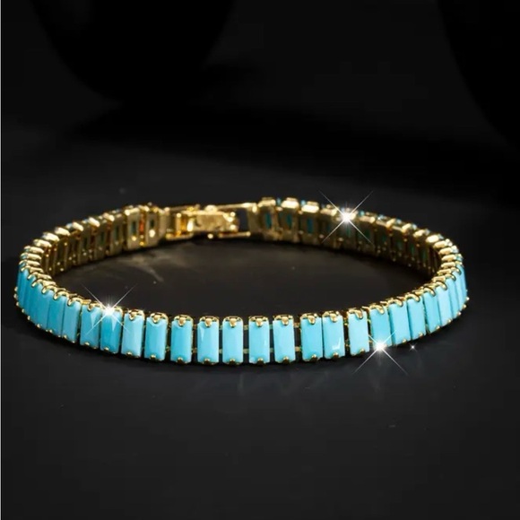 Jewelry - Elegant Gold and Turquoise Bracelet